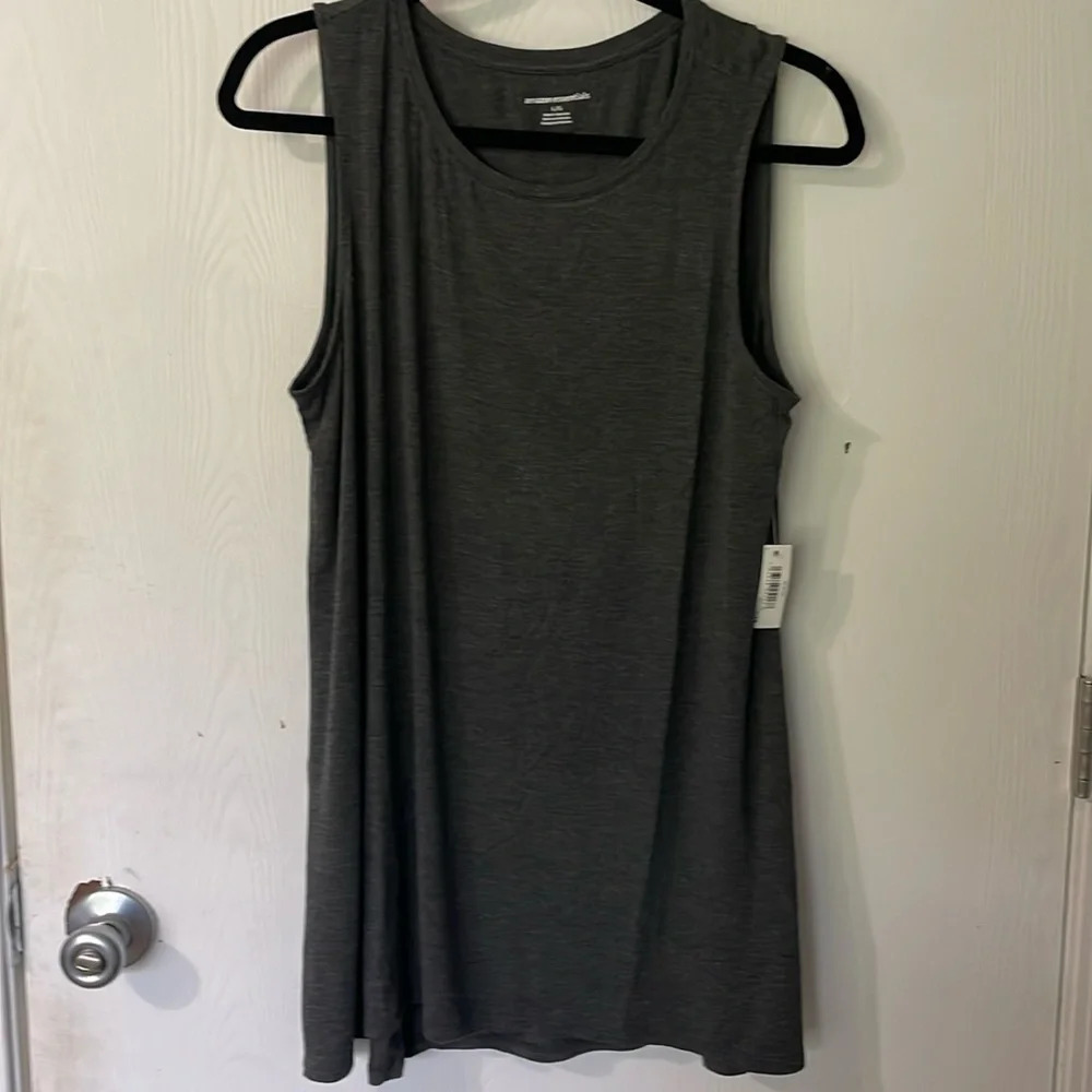 💰Amazon essentials NWT gray flowy tank size large